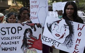Manifestación en India contra la violencia contra la mujer