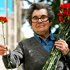 2013042689celeste_derecha